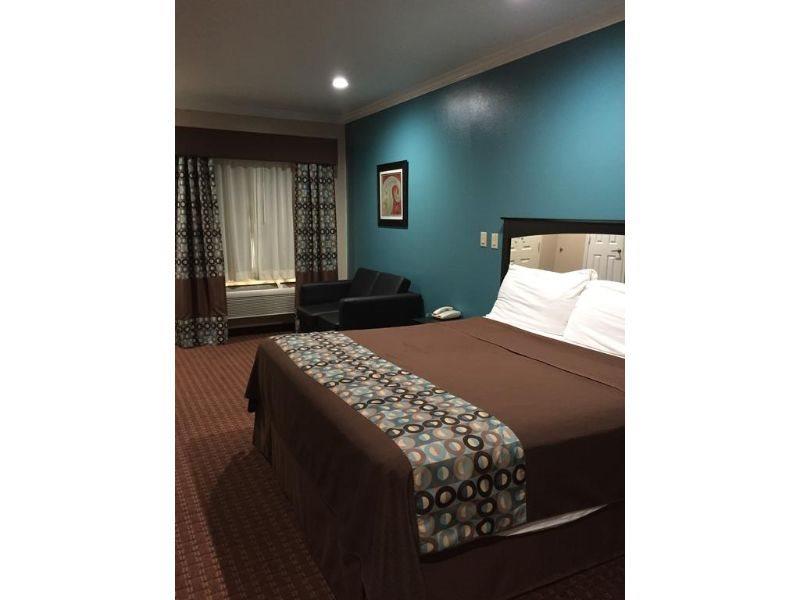 Scottish Inn And Suites Кейти Экстерьер фото